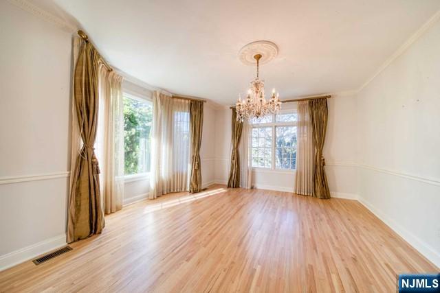 Englewood Cliffs, New Jersey, 07632, United States, 5 Bedrooms Bedrooms, ,5 BathroomsBathrooms,Residential,Active,2051981