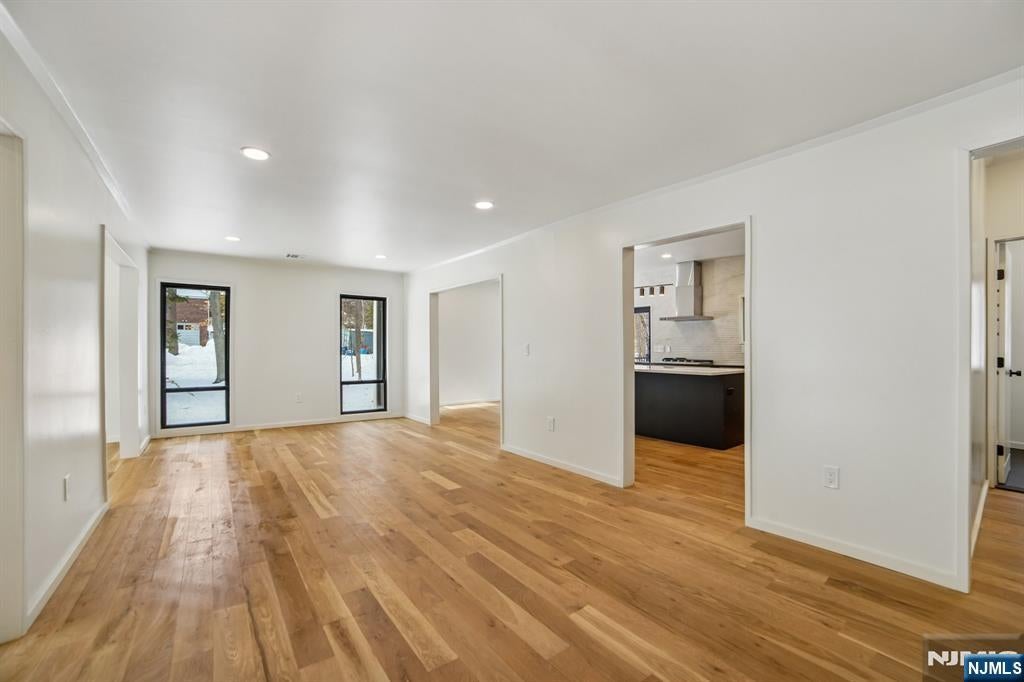 Par-Troy Hills Twp., New Jersey, 07054, United States, 4 Bedrooms Bedrooms, ,4 BathroomsBathrooms,Residential,Active,2021621