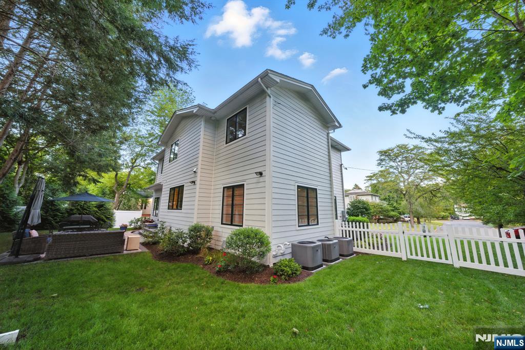 Cresskill, New Jersey, 07626, United States, 5 Bedrooms Bedrooms, ,5 BathroomsBathrooms,Residential,Active,1929433