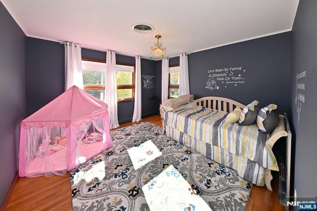 Paramus, New Jersey, 07652, United States, 4 Bedrooms Bedrooms, ,6 BathroomsBathrooms,Residential,Active,1990037