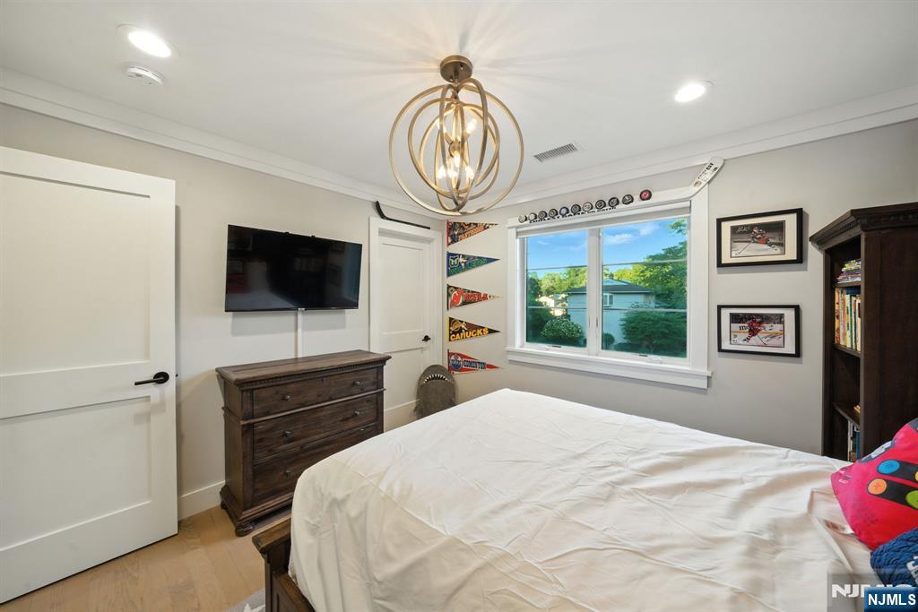 Cresskill, New Jersey, 07626, United States, 5 Bedrooms Bedrooms, ,5 BathroomsBathrooms,Residential,Active,1929433