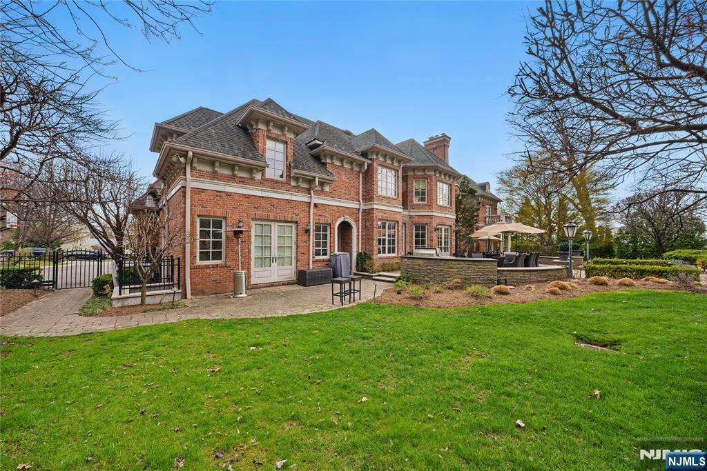 Tenafly, New Jersey, 07670, United States, 7 Bedrooms Bedrooms, ,9 BathroomsBathrooms,Residential,Active,1919077