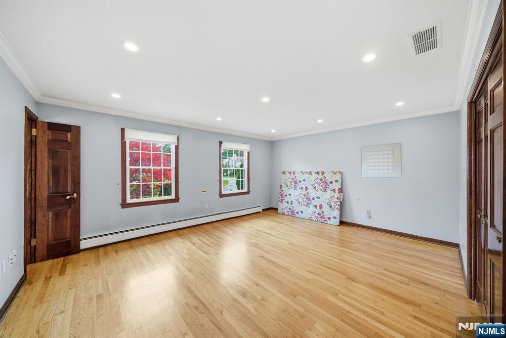 Cresskill, New Jersey, 07626, United States, 5 Bedrooms Bedrooms, ,5 BathroomsBathrooms,Residential,Active,1995264