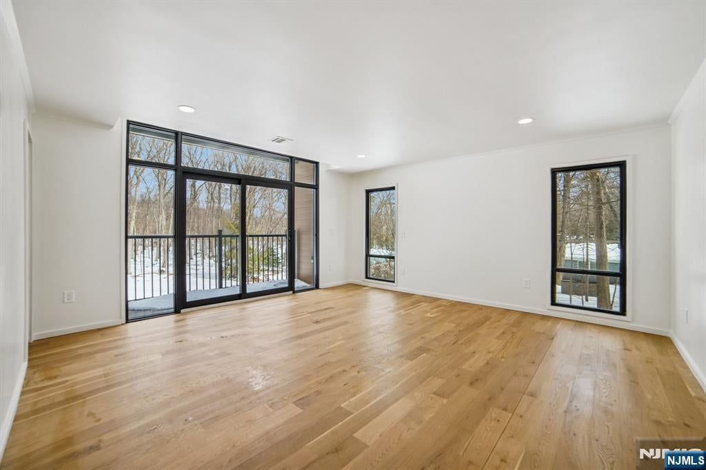 Par-Troy Hills Twp., New Jersey, 07054, United States, 4 Bedrooms Bedrooms, ,4 BathroomsBathrooms,Residential,Active,2021621