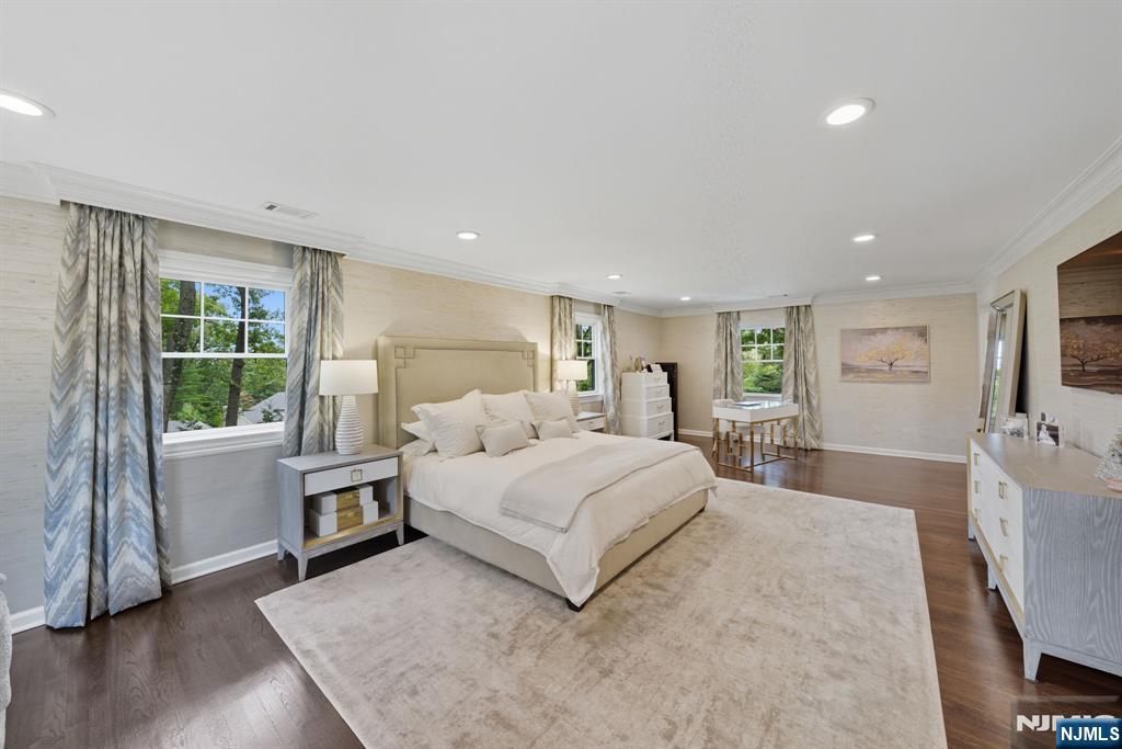 Tenafly, New Jersey, 07670, United States, 5 Bedrooms Bedrooms, ,7 BathroomsBathrooms,Residential,Active,1963399