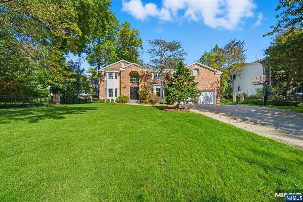 Tenafly, New Jersey, 07670, United States, 5 Bedrooms Bedrooms, ,5 BathroomsBathrooms,Residential,Active,1968424