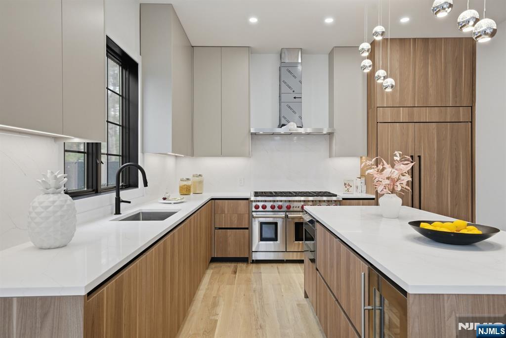 Demarest, New Jersey, 07627, United States, 4 Bedrooms Bedrooms, ,5 BathroomsBathrooms,Residential,Active,1997574