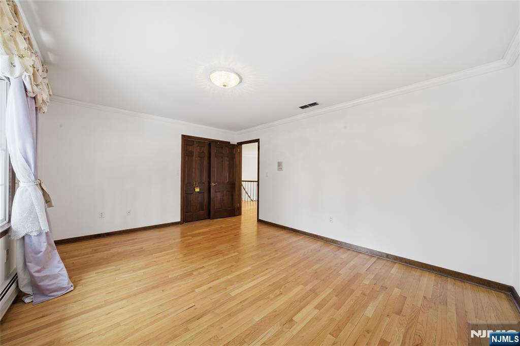 Cresskill, New Jersey, 07626, United States, 5 Bedrooms Bedrooms, ,5 BathroomsBathrooms,Residential,Active,2007619