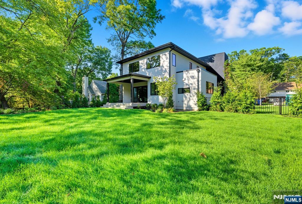Tenafly, New Jersey, 07670, United States, 6 Bedrooms Bedrooms, ,6 BathroomsBathrooms,Residential,Active,1942348