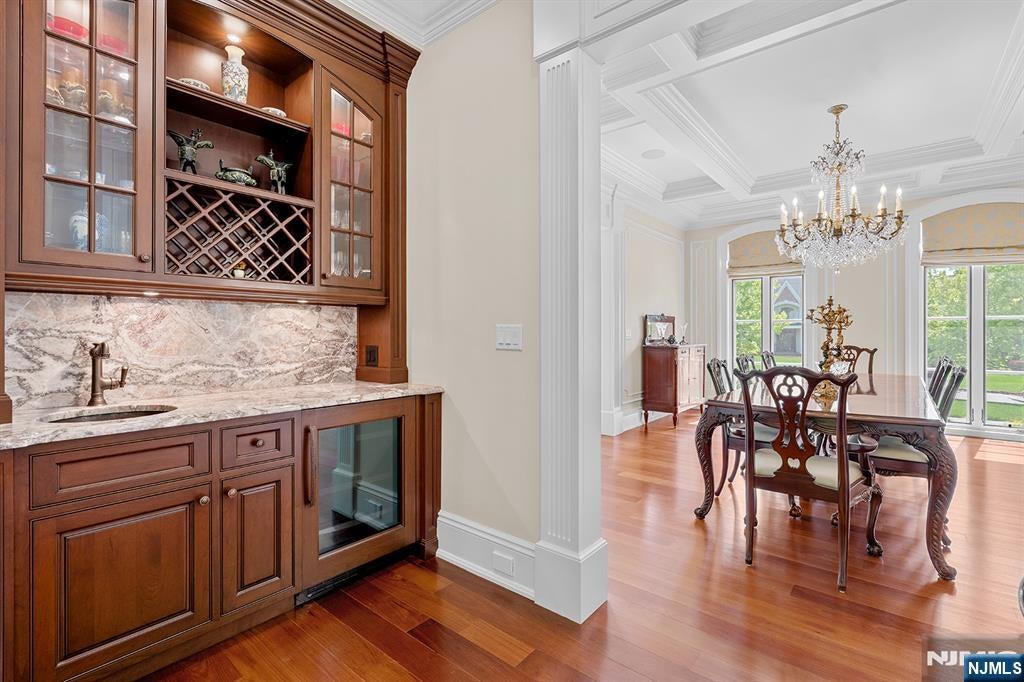 Upper Saddle River, New Jersey, 07458, United States, 6 Bedrooms Bedrooms, ,7 BathroomsBathrooms,Residential,Active,2045761