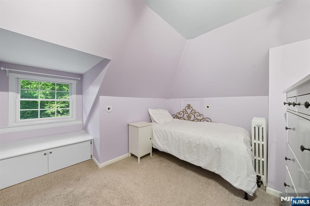 Tenafly, New Jersey, 07670, United States, 6 Bedrooms Bedrooms, ,4 BathroomsBathrooms,Residential,Active,1945075
