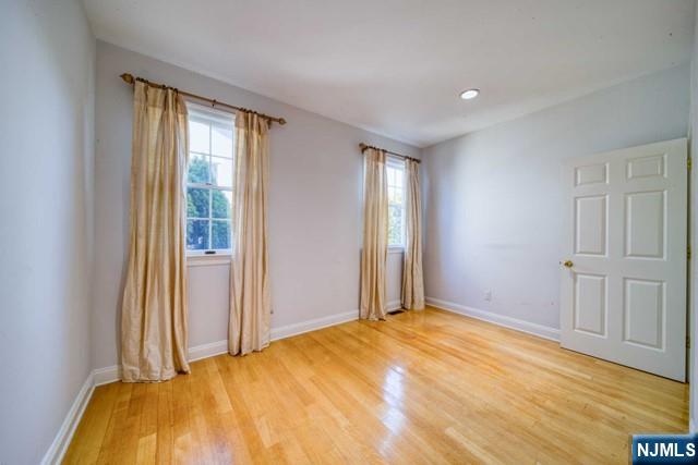 Englewood Cliffs, New Jersey, 07632, United States, 5 Bedrooms Bedrooms, ,5 BathroomsBathrooms,Residential,Active,2051981