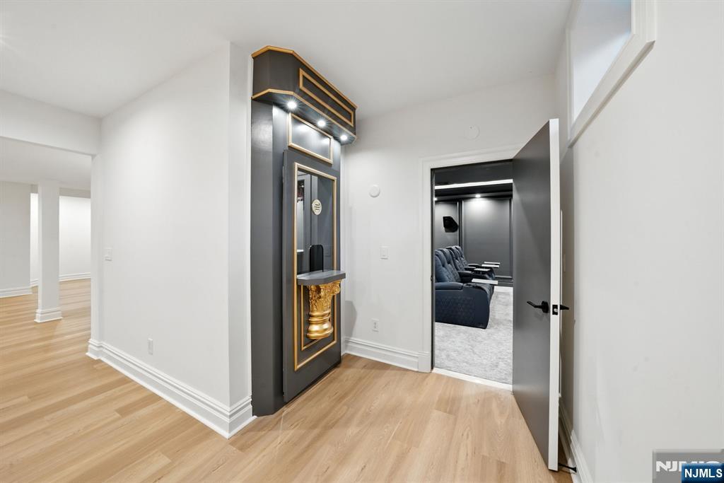 Tenafly, New Jersey, 07670, United States, 6 Bedrooms Bedrooms, ,7 BathroomsBathrooms,Residential,Active,1927680
