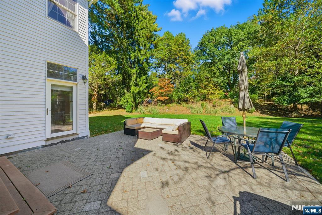 Tenafly, New Jersey, 07670, United States, 5 Bedrooms Bedrooms, ,5 BathroomsBathrooms,Residential,Active,1968424