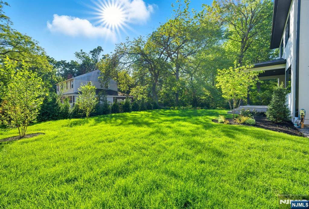 Tenafly, New Jersey, 07670, United States, 6 Bedrooms Bedrooms, ,6 BathroomsBathrooms,Residential,Active,1942348