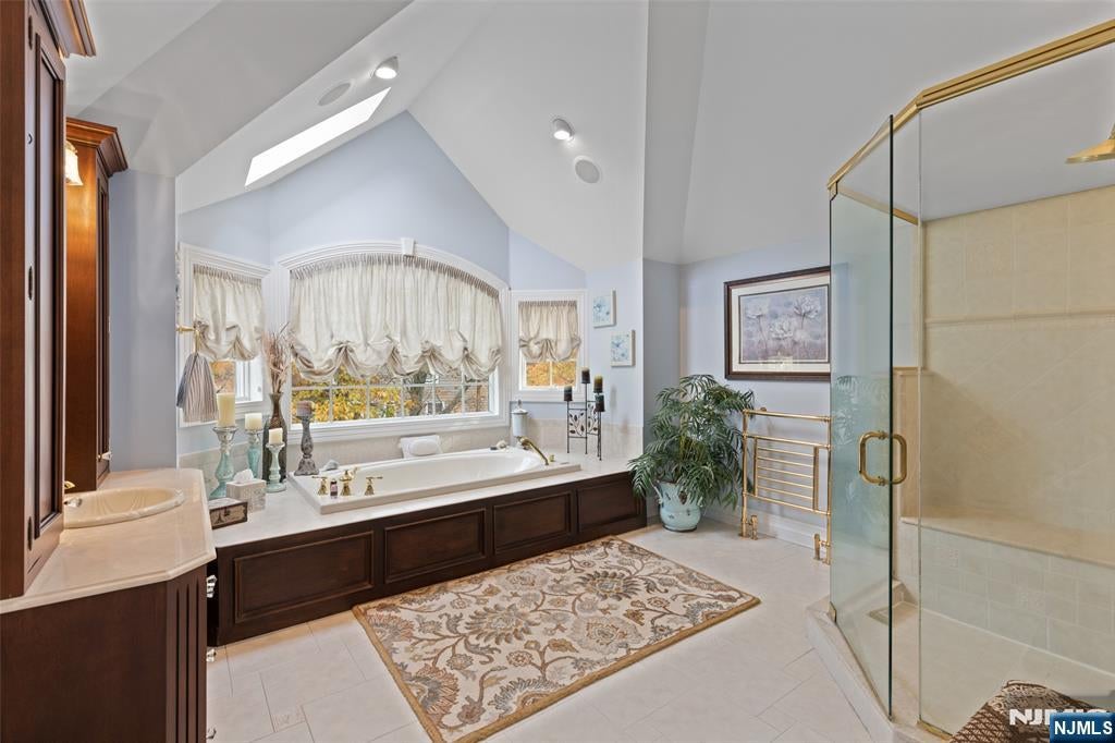 Oakland, New Jersey, 07436, United States, 5 Bedrooms Bedrooms, ,7 BathroomsBathrooms,Residential,Active,2007996