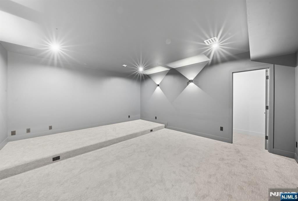Tenafly, New Jersey, 07670, United States, 6 Bedrooms Bedrooms, ,6 BathroomsBathrooms,Residential,Active,1942348