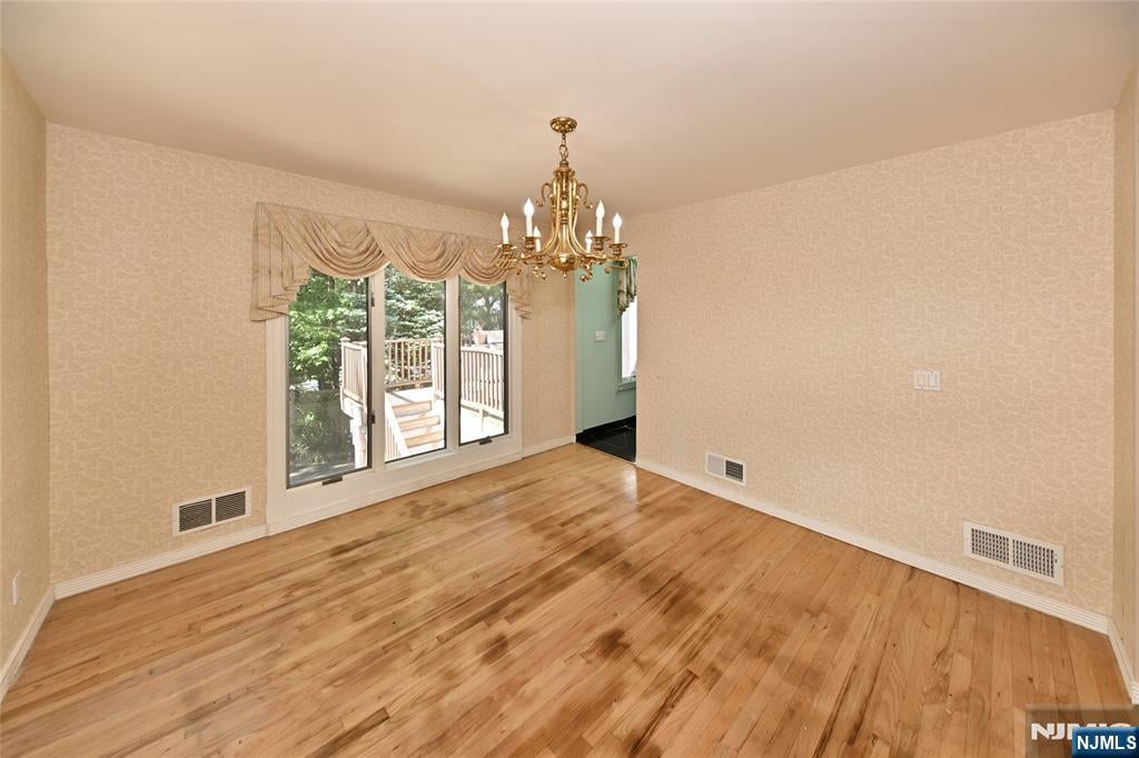Englewood Cliffs, New Jersey, 07632, United States, 5 Bedrooms Bedrooms, ,4 BathroomsBathrooms,Residential,Active,1929465
