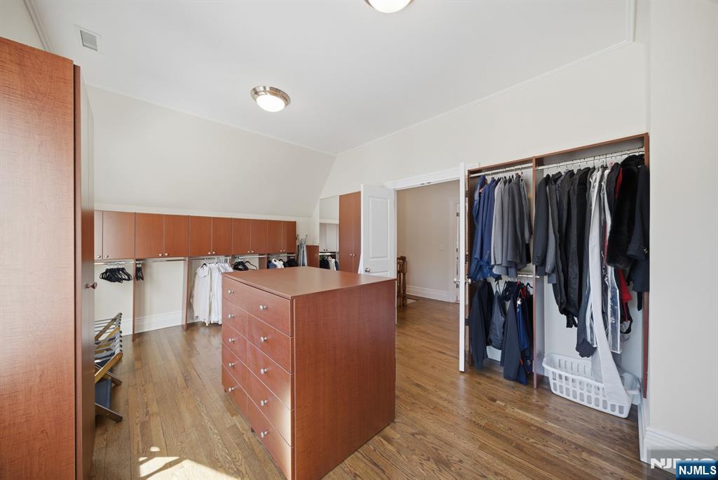 Cresskill, New Jersey, 07626, United States, 6 Bedrooms Bedrooms, ,8 BathroomsBathrooms,Residential,Active,2012941