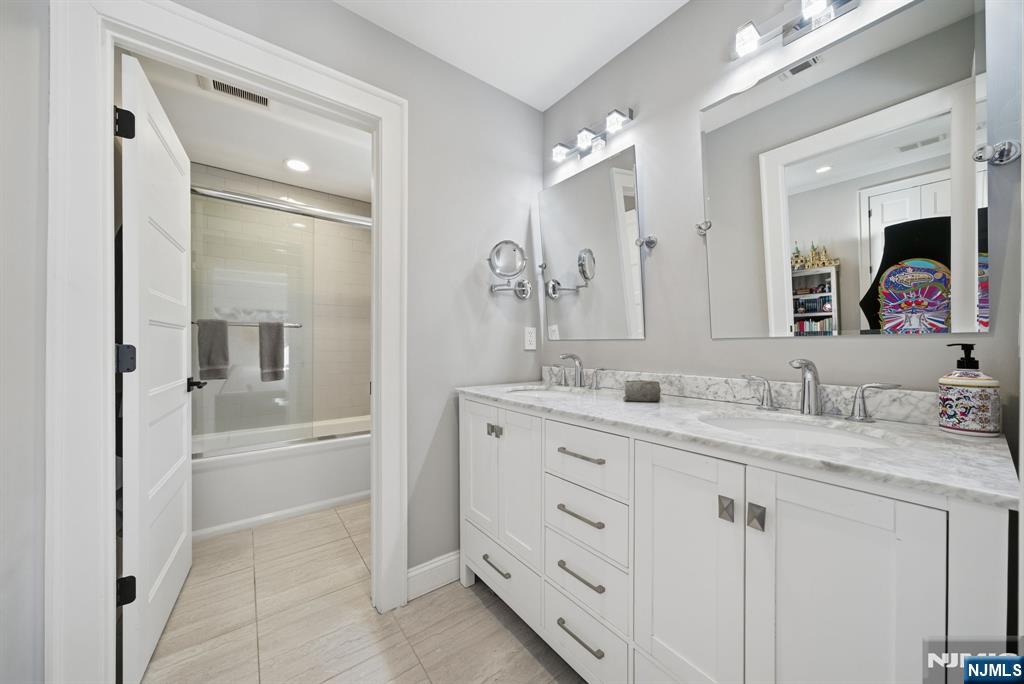 Tenafly, New Jersey, 07670, United States, 5 Bedrooms Bedrooms, ,5 BathroomsBathrooms,Residential,Active,1970990