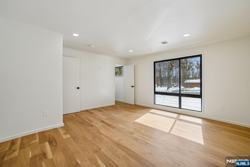 Par-Troy Hills Twp., New Jersey, 07054, United States, 4 Bedrooms Bedrooms, ,4 BathroomsBathrooms,Residential,Active,2021621