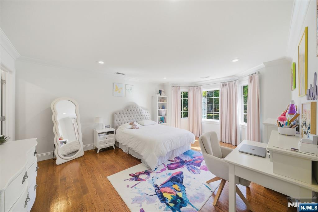 Tenafly, New Jersey, 07670, United States, 5 Bedrooms Bedrooms, ,5 BathroomsBathrooms,Residential,Active,1963283