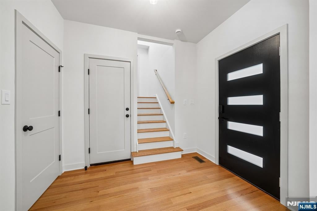 Millburn, New Jersey, 07078, United States, 5 Bedrooms Bedrooms, ,4 BathroomsBathrooms,Residential,Active,2044164