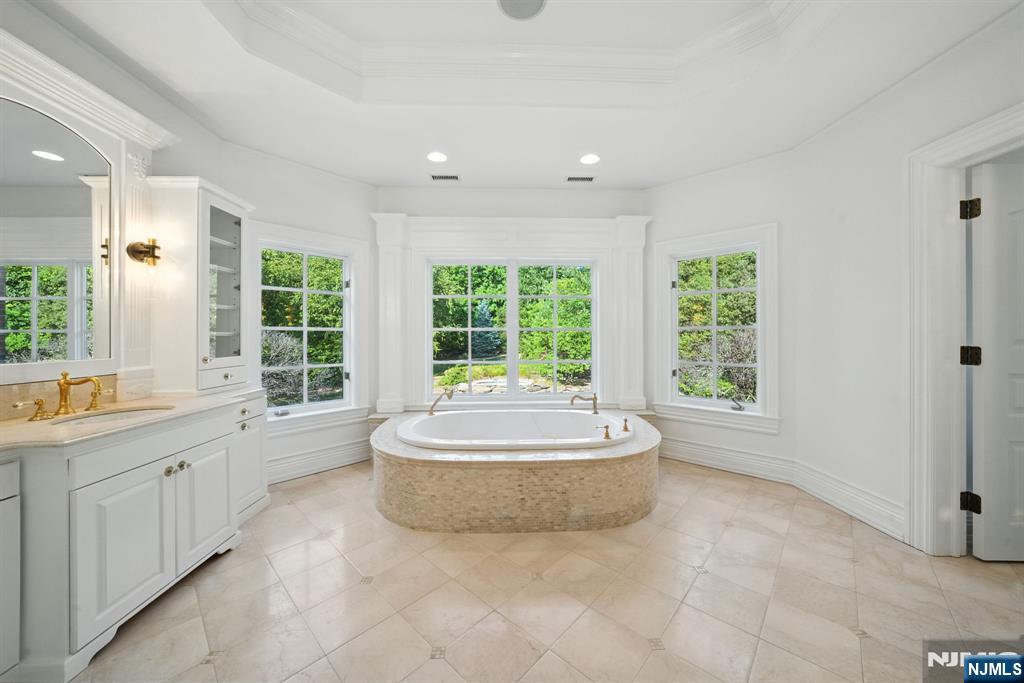 Tenafly, New Jersey, 07670, United States, 7 Bedrooms Bedrooms, ,9 BathroomsBathrooms,Residential,Active,1919077
