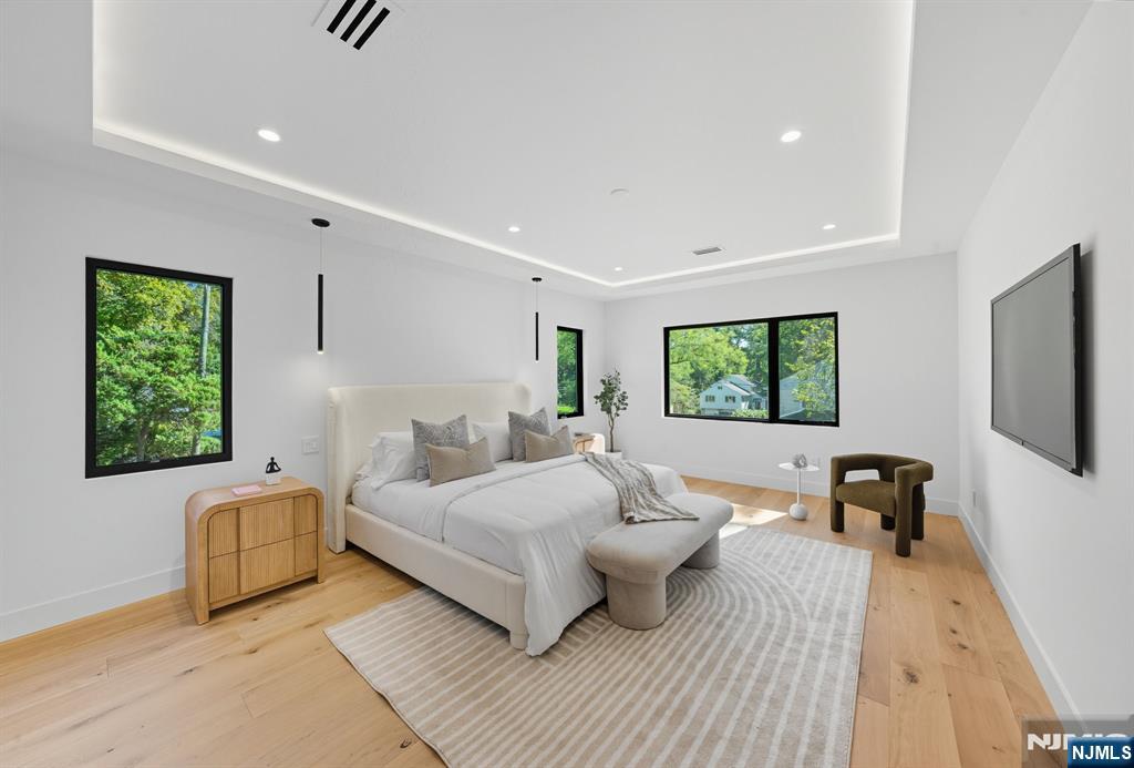 Tenafly, New Jersey, 07670, United States, 6 Bedrooms Bedrooms, ,6 BathroomsBathrooms,Residential,Active,1942348