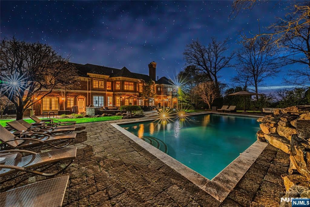 Tenafly, New Jersey, 07670, United States, 7 Bedrooms Bedrooms, ,9 BathroomsBathrooms,Residential,Active,1919077