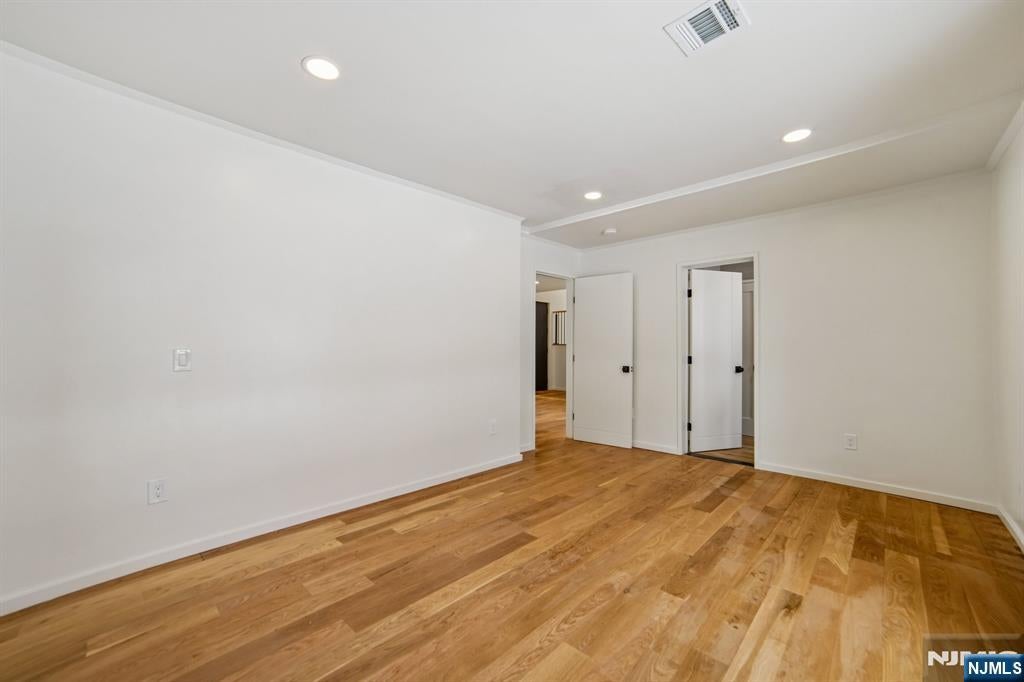 Par-Troy Hills Twp., New Jersey, 07054, United States, 4 Bedrooms Bedrooms, ,4 BathroomsBathrooms,Residential,Active,2021621