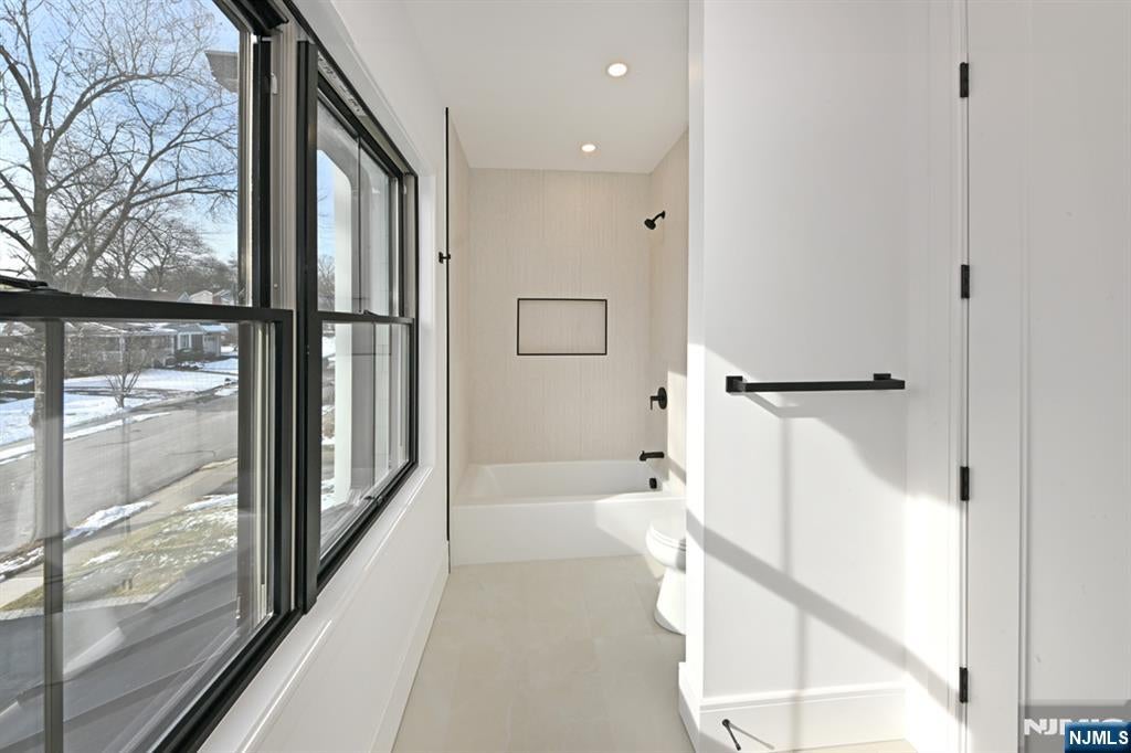 River Edge, New Jersey, 07661, United States, 5 Bedrooms Bedrooms, ,6 BathroomsBathrooms,Residential,Active,2014946