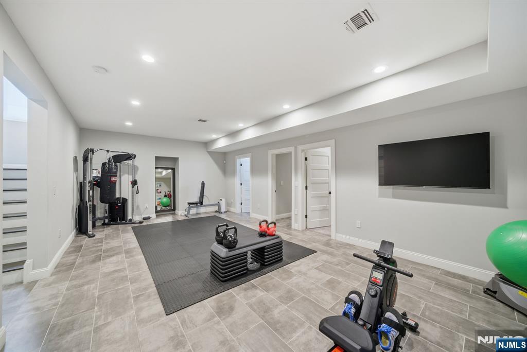 Tenafly, New Jersey, 07670, United States, 5 Bedrooms Bedrooms, ,5 BathroomsBathrooms,Residential,Active,1970990