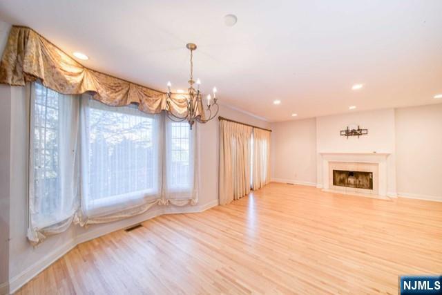 Englewood Cliffs, New Jersey, 07632, United States, 5 Bedrooms Bedrooms, ,5 BathroomsBathrooms,Residential,Active,2051981