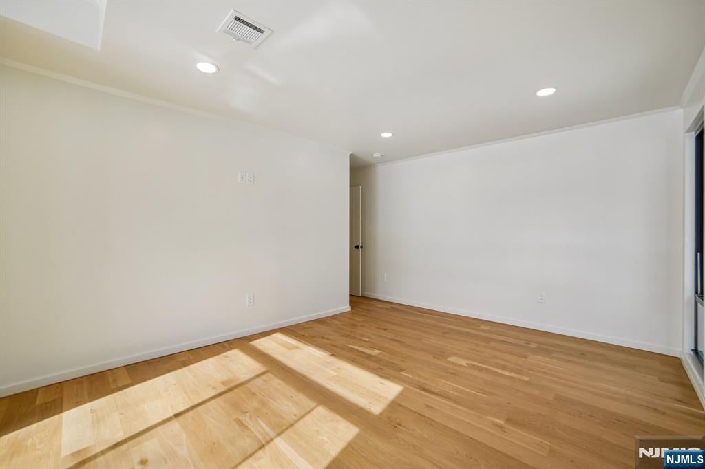 Par-Troy Hills Twp., New Jersey, 07054, United States, 4 Bedrooms Bedrooms, ,4 BathroomsBathrooms,Residential,Active,2021621