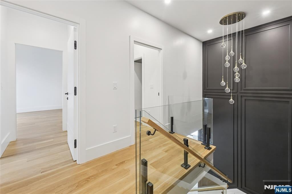 Tenafly, New Jersey, 07670, United States, 6 Bedrooms Bedrooms, ,7 BathroomsBathrooms,Residential,Active,1952304