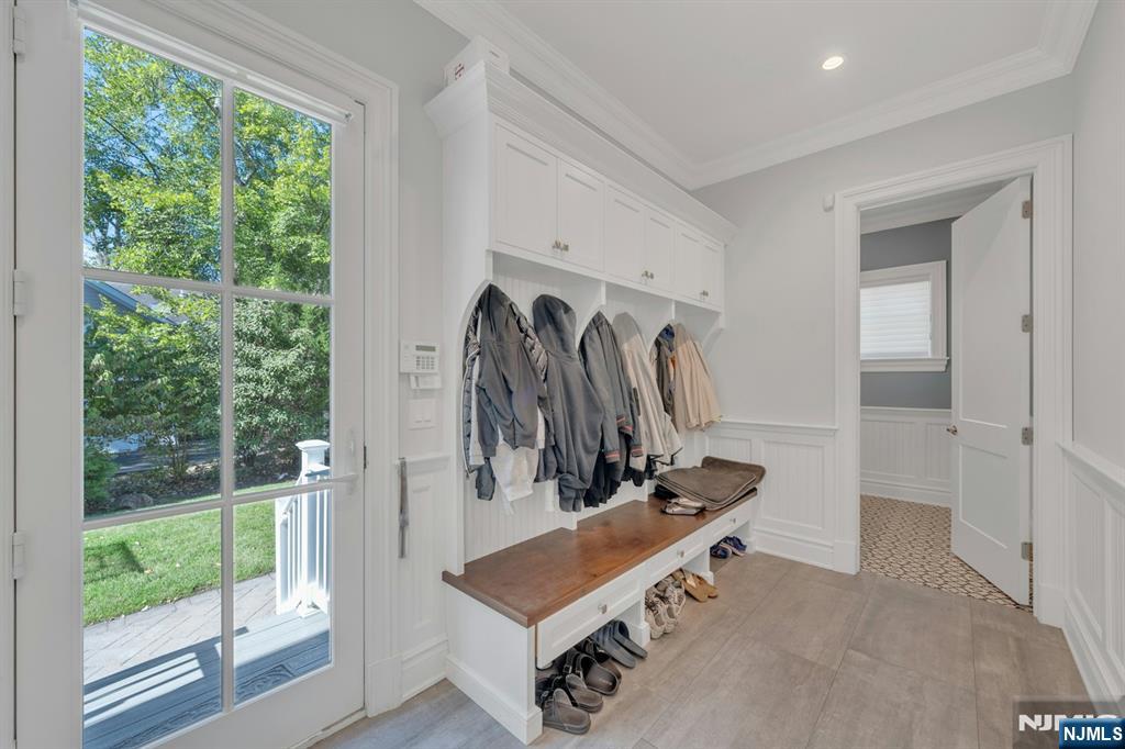 Upper Saddle River, New Jersey, 07458, United States, 5 Bedrooms Bedrooms, ,7 BathroomsBathrooms,Residential,Active,1945224