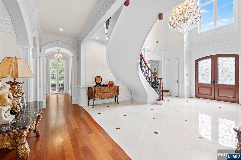 Upper Saddle River, New Jersey, 07458, United States, 6 Bedrooms Bedrooms, ,7 BathroomsBathrooms,Residential,Active,2045761