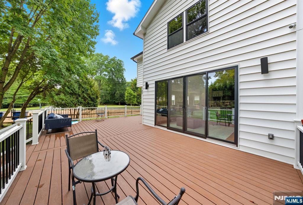 Tenafly, New Jersey, 07670, United States, 5 Bedrooms Bedrooms, ,4 BathroomsBathrooms,Residential,Active,1943831