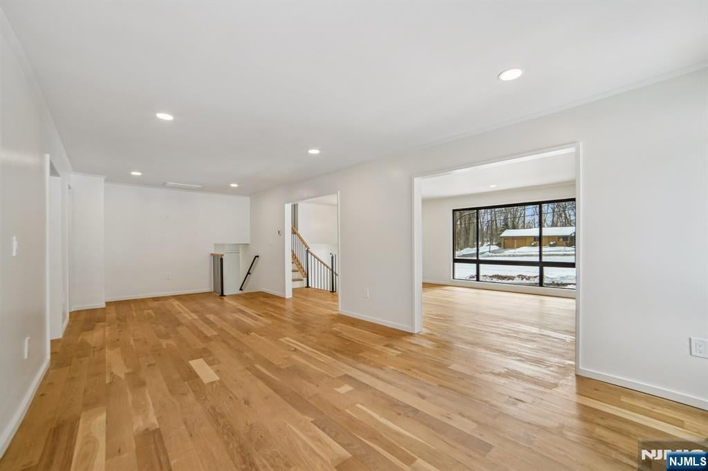 Par-Troy Hills Twp., New Jersey, 07054, United States, 4 Bedrooms Bedrooms, ,4 BathroomsBathrooms,Residential,Active,2021621