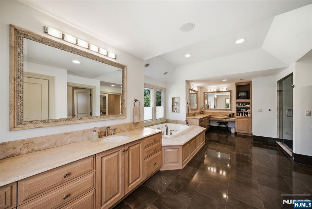 Tenafly, New Jersey, 07670, United States, 6 Bedrooms Bedrooms, ,7 BathroomsBathrooms,Residential,Active,2043827