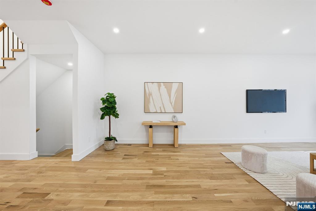 Demarest, New Jersey, 07627, United States, 4 Bedrooms Bedrooms, ,5 BathroomsBathrooms,Residential,Active,2008353