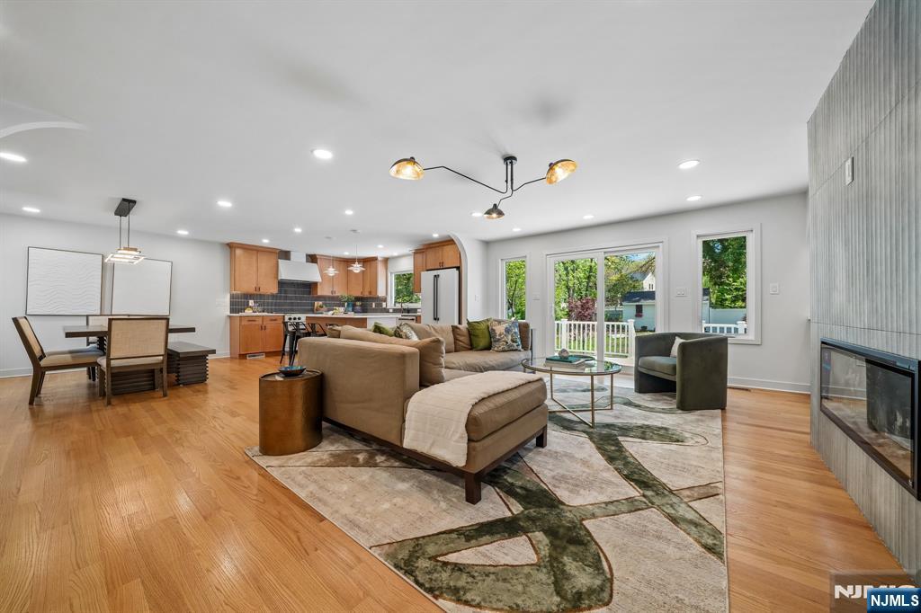 Millburn, New Jersey, 07078, United States, 5 Bedrooms Bedrooms, ,4 BathroomsBathrooms,Residential,Active,2044164