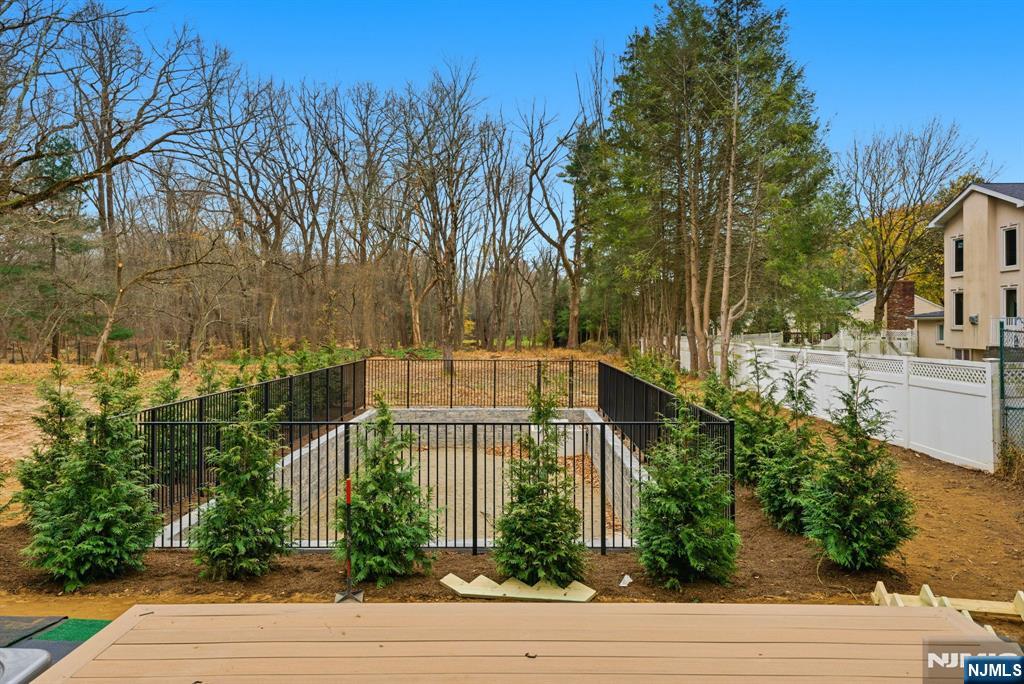 Demarest, New Jersey, 07627, United States, 4 Bedrooms Bedrooms, ,5 BathroomsBathrooms,Residential,Active,1997574