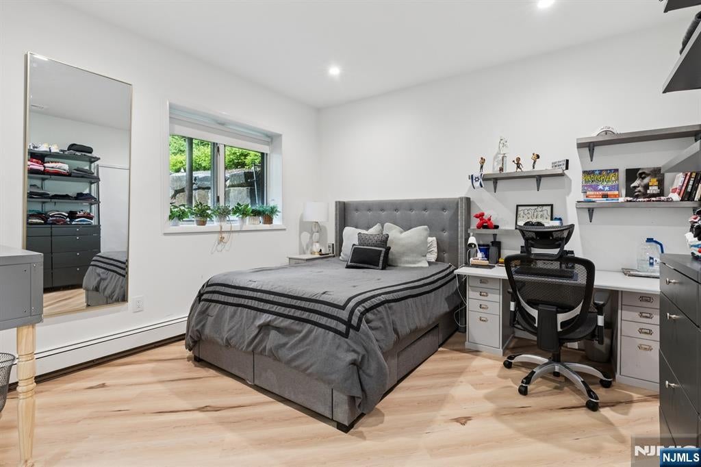Cresskill, New Jersey, 07626, United States, 8 Bedrooms Bedrooms, ,5 BathroomsBathrooms,Residential,Active,1831840