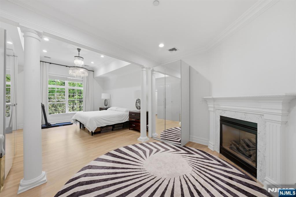 Tenafly, New Jersey, 07670, United States, 4 Bedrooms Bedrooms, ,5 BathroomsBathrooms,Residential,Active,2045606