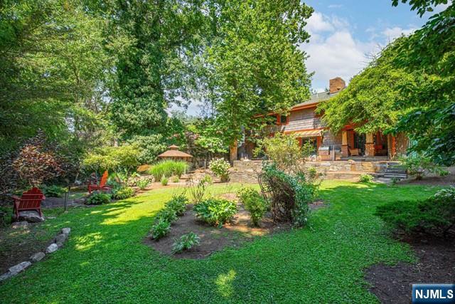 Mahwah, New Jersey, 07430, United States, 4 Bedrooms Bedrooms, ,4 BathroomsBathrooms,Residential,Pending,1993641