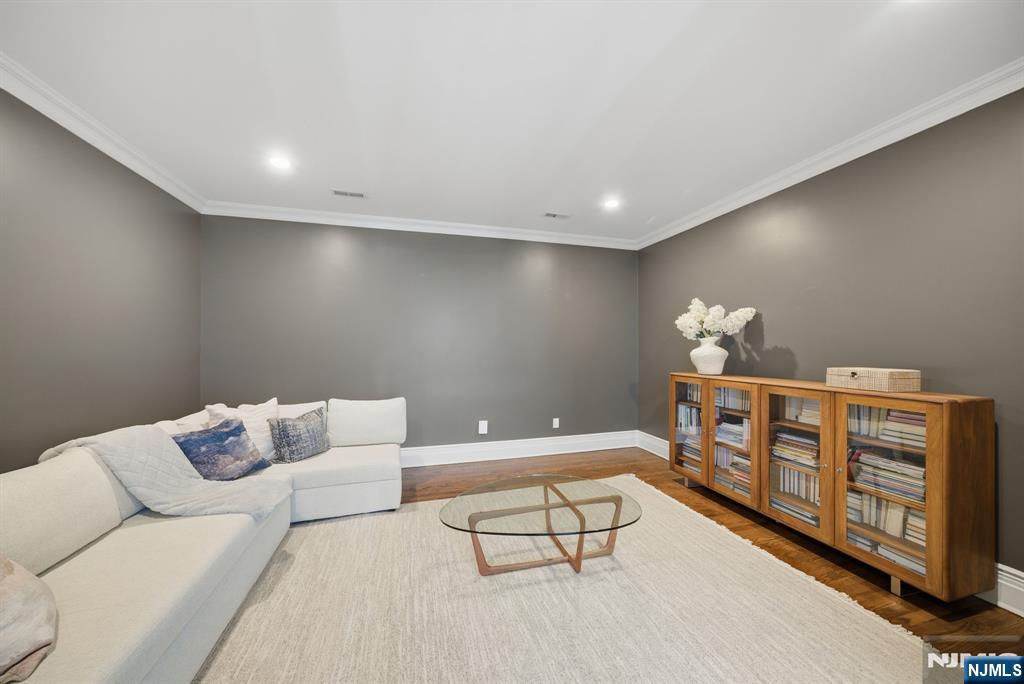 Cresskill, New Jersey, 07626, United States, 6 Bedrooms Bedrooms, ,8 BathroomsBathrooms,Residential,Active,2012941