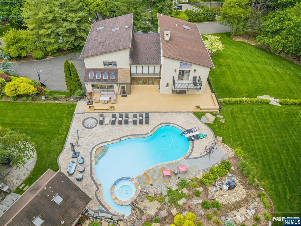 Cresskill, New Jersey, 07626, United States, 8 Bedrooms Bedrooms, ,5 BathroomsBathrooms,Residential,Active,1831840