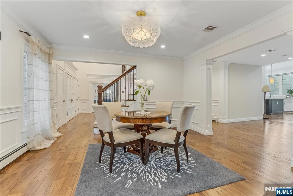 Upper Saddle River, New Jersey, 07458, United States, 4 Bedrooms Bedrooms, ,5 BathroomsBathrooms,Residential,Active,1964462